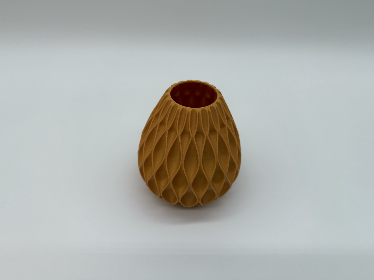 Premium Diamond Pattern Vase - Modern Decorative Flower Pot - Geometric Design - Image 2