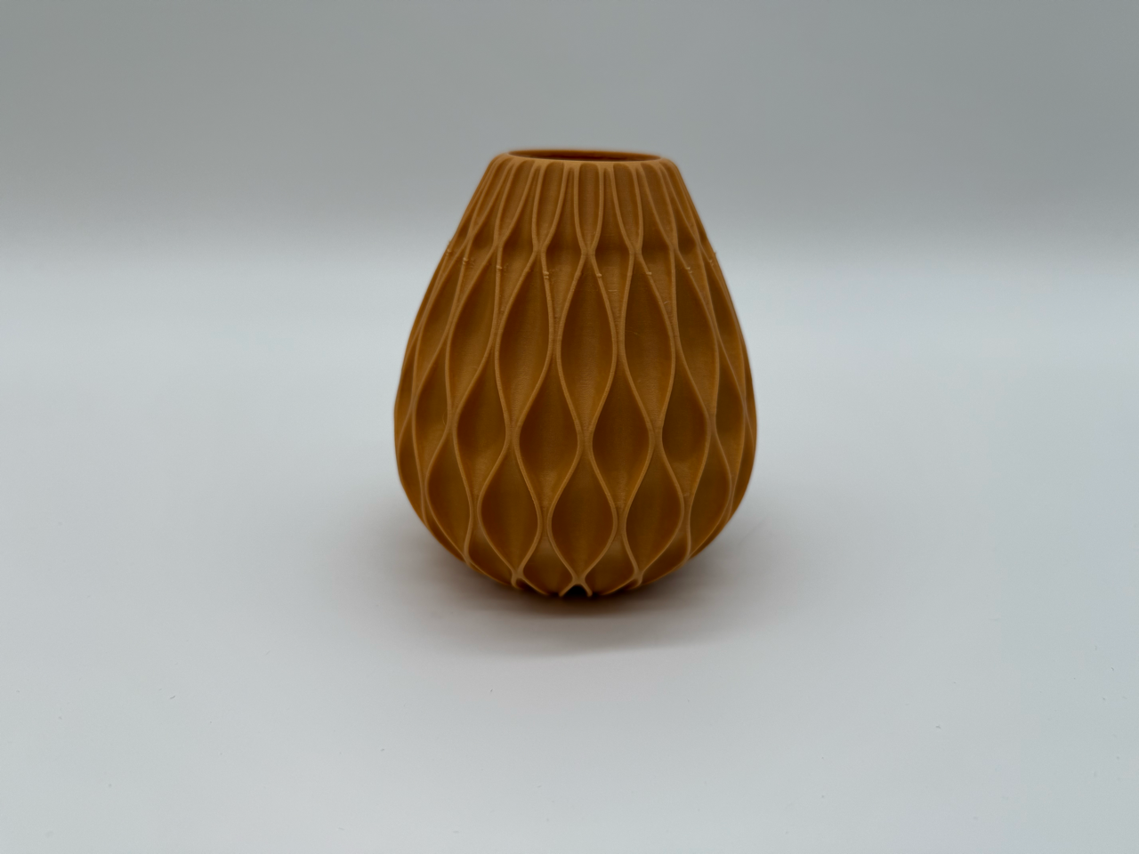 Premium Diamond Pattern Vase - Modern Decorative Flower Pot - Geometric Design - Image 3
