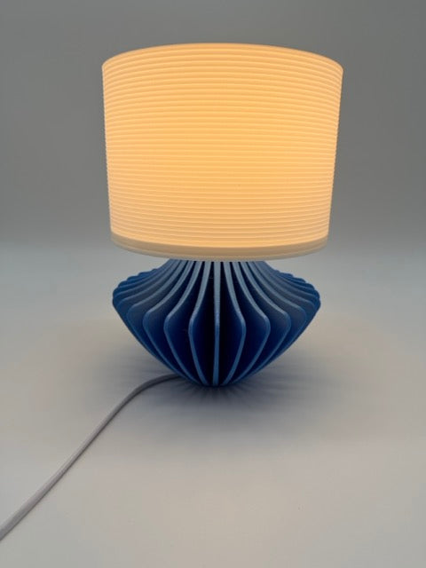Premium Modern Table Lamp 'Geo' with Blue Geometric Base and White Ribbed Shade - Atmospheric Lighting - Image 2